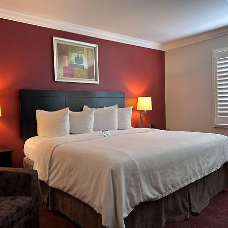 Best Western Burbank Airport Inn Лос-Анджелес Экстерьер фото