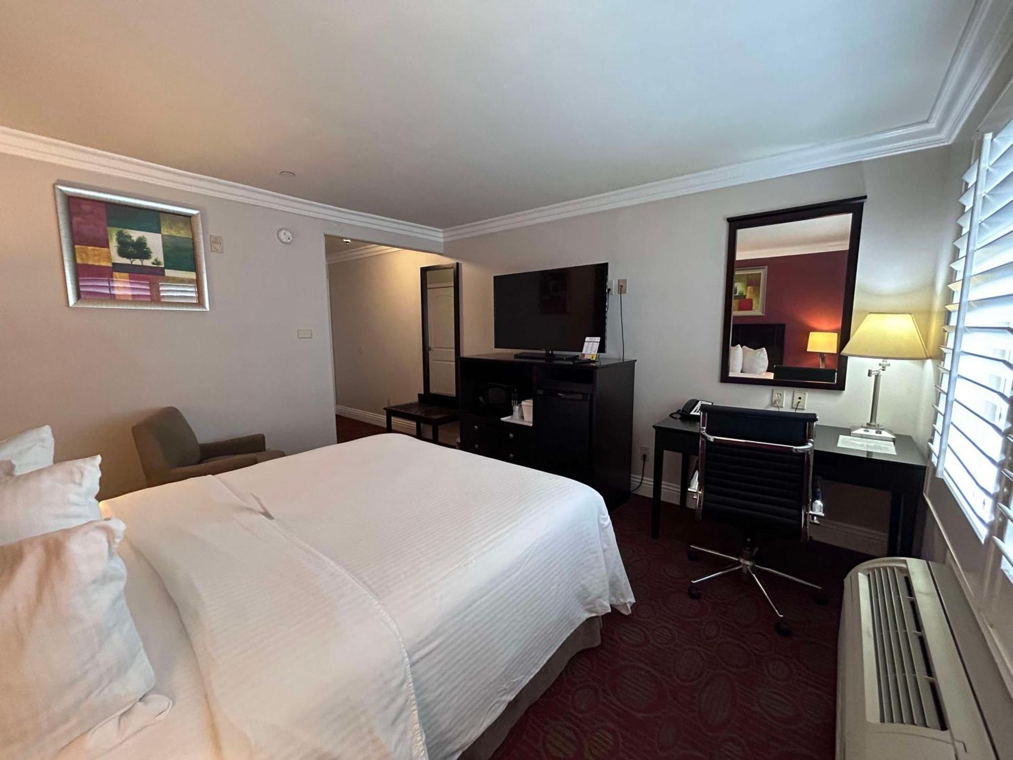 Best Western Burbank Airport Inn Лос-Анджелес Экстерьер фото